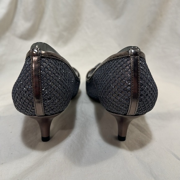 Adrianna Papell Women's Lois Gunmetal Honeycomb Silver Dress PumpNew in Box - Picture 6 of 10